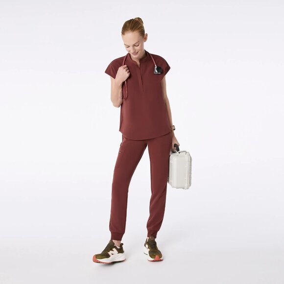 Figs Rafaela Oversized Scrub Top in Walnut, Size Large - Picture 2 of 10